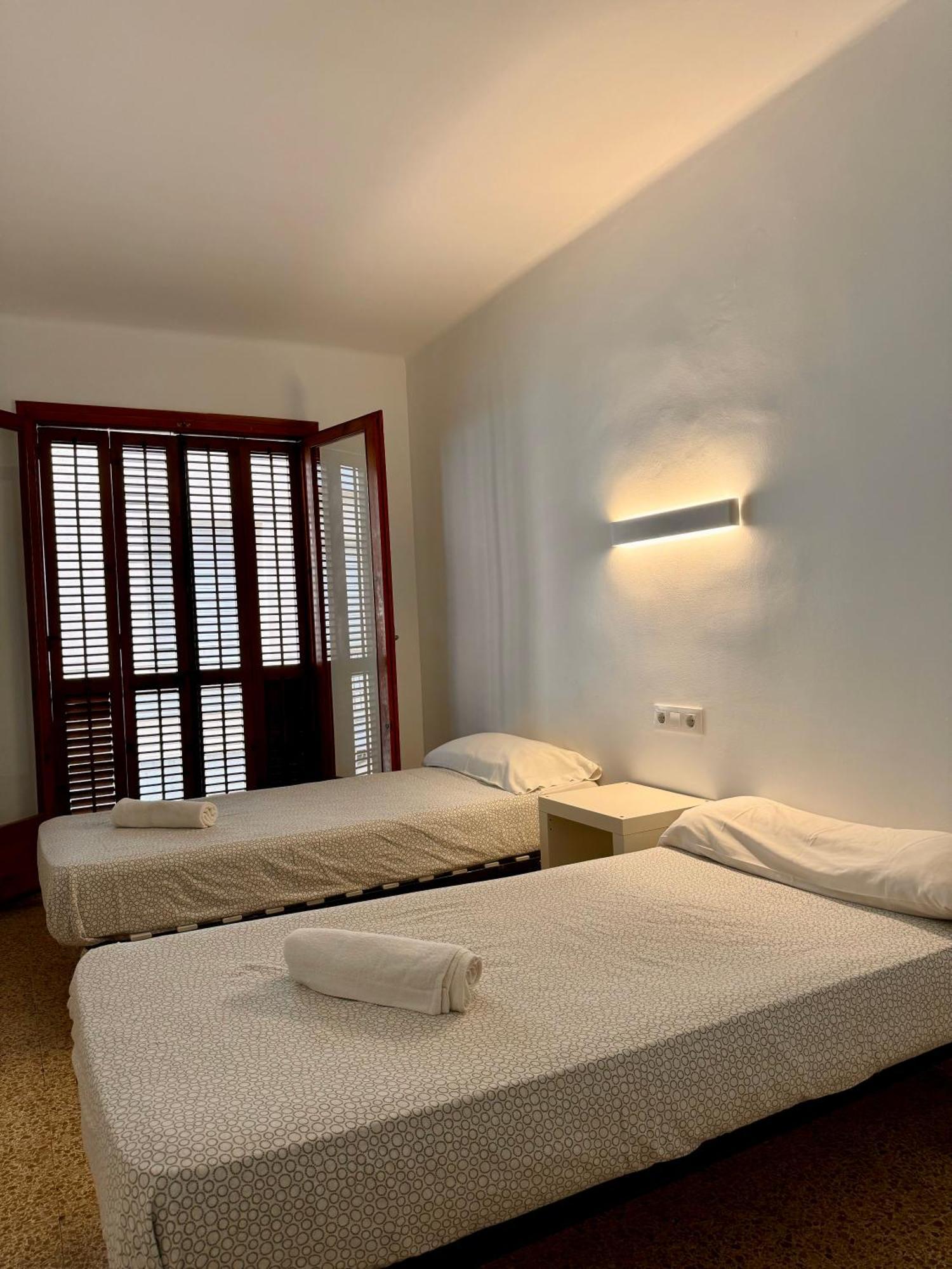 Hostal San Carlos Hotel Lloret de Mar Bagian luar foto